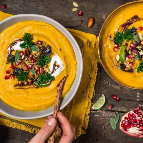 Crema di zucca con crumble e semi di zucca e chicchi di melagrana | Crema di zucca con crumble, semi di zucca e chicchi di melagrana Crema di zucca con crumble e semi di zucca e chicchi di melagrana