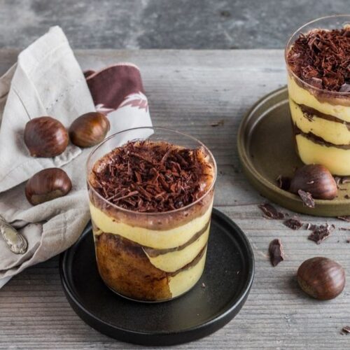 Tiramisu al bicchiere con castagne e crumble di caffe | Tiramisù alle castagne con crumble di caffè Tiramisù al bicchiere con castagne e crumble di caffè