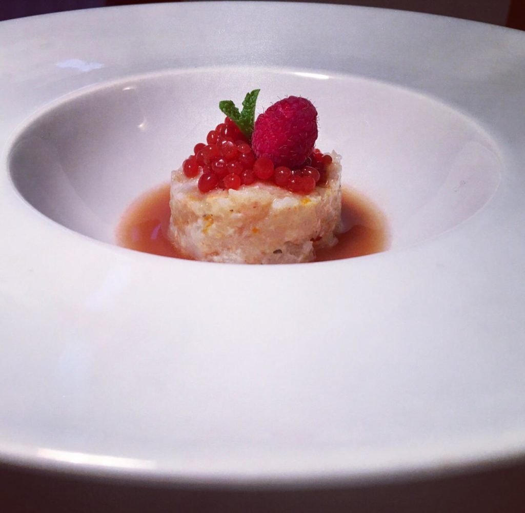 Battatuta di scampi con la sua bisque e caviale al lampone1 | Battuta di scampi e la sua bisque e caviale di lamponi Battatuta di scampi con la sua bisque e caviale al lampone1 | Battuta di scampi e la sua bisque e caviale di lamponi