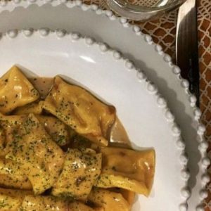 Ravioli del plin con stracotto di agnello cacio e ovo | Ravioli del plin con stracotto di agnello, cacio e ovo Ravioli del plin con stracotto di agnello, cacio e ovo di Cecilia Re