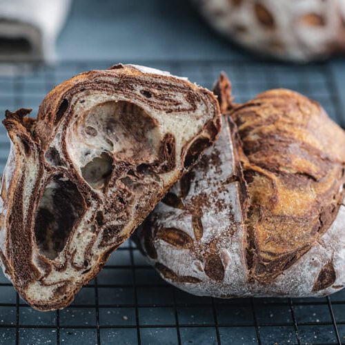 Pane al cioccolato in pentola di ghisa