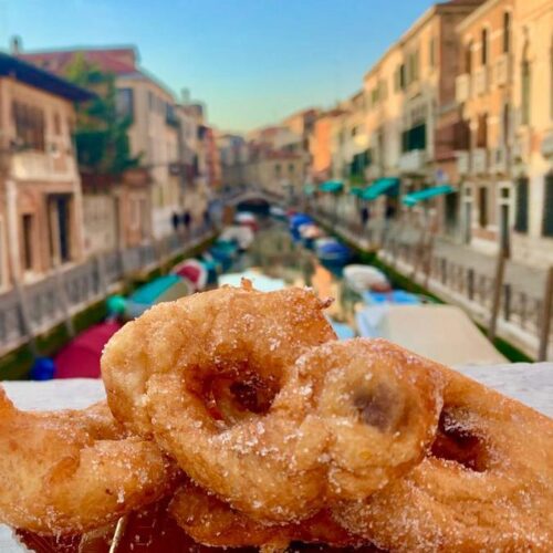 Frittelle di carnevale | Frittelle rinascimentali Carnevale: etimologia, storia e tradizioni gastronomiche