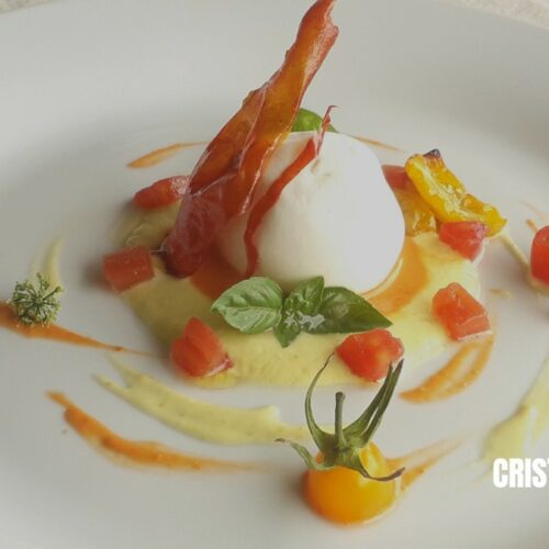CAPRESE DI POMODORI di Cristina Todaro | La caprese: sinfonia di colori e sapori d'estate CAPRESE DI POMODORI di Cristina Todaro