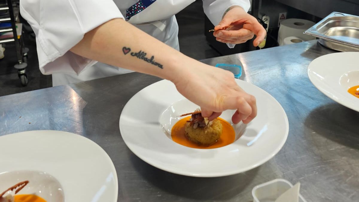 Il piatto di Naomi Spaziani che ha conquista loro e il cuore della giuria | Naomi Spaziani: la Lady Chef che conquista l’oro e il cuore della giuria Il piatto di Naomi Spaziani che ha conquista l’oro e il cuore della giuria