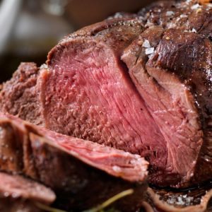 Ricette di Pasqua Roast beef di scamone e radici arrostite | Ricette di Pasqua: Roast-beef di scamone e radici arrostite Ricette di Pasqua: Roast-beef di scamone e radici arrostite