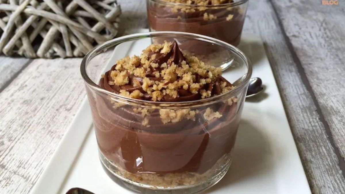 Mousse al cioccolato e colomba crumble