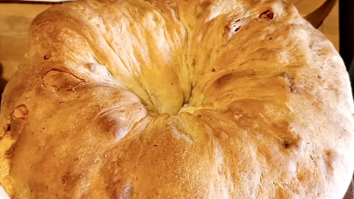 Nelle foto vedete un Tortano e la sua ricetta