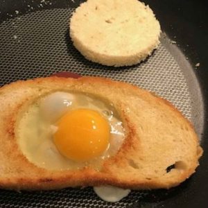Crostoni antispreco laperitivo che salva il pane raffermo | Crostoni antispreco: l’aperitivo che salva il pane raffermo Crostoni antispreco laperitivo che salva il pane raffermo | Crostoni antispreco: l’aperitivo che salva il pane raffermo