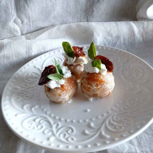 Panzanella croccante | Panzanella croccante con ricotta e pomodori confit Panzanella croccante di chef Ala Balabyshkina