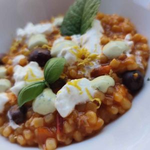 fregola con burrata | Ricette per l’evento del weekend: fregola con burrata, pachino e limone Ricette per l’evento del weekend: fregola estiva con burrata, Pachino e limone