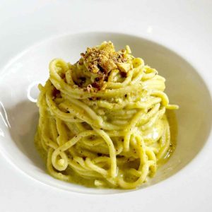 Tonnarelli al pesto di pistacchi | Tonnarelli al pesto di pistacchi: il primo che unisce estate e autunno Tonnarelli al pesto di pistacchi: il primo che unisce estate e autunno