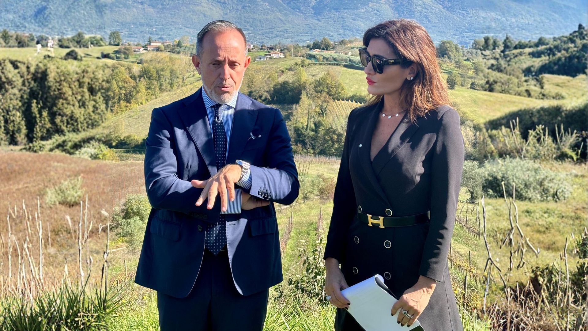 Lassessore Giancarlo Righini e Maria Pinto | Gusto Autentico: il valore della terra e delle donne che la custodiscono L'assessore Giancarlo Righini e Maria Pinto