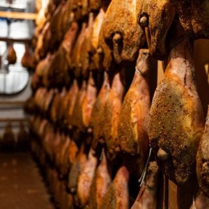 Prosciuttificio Erzinio min | Erzinio Salumificio ciociaro