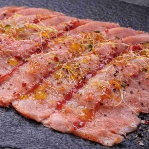 Carpaccio di lonzino marinato agli agrumi | Carpaccio di lonzino marinato agli agrumi, miele ed erbe Carpaccio tiepido di lonzino marinato agli agrumi