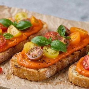 13 Bruschette con crema di peperoni pomodorini e basilico | Bruschette con crema di peperoni, pomodorini e basilico Bruschette con crema di peperoni, pomodorini e basilico