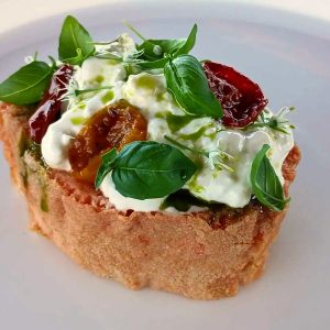 Bruschetta di pane in panzanella con stracciatella e pomodoro confit | Bruschetta di pane in panzanella con stracciatella e pomodoro confit Bruschetta di pane in panzanella con stracciatella e pomodoro confit