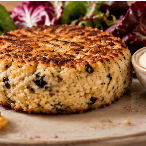 Burger vegano di lupini alga nori e cipolla | Burger di lupini, alga nori e cipolla con maionese classica Burger di lupini, alga nori e cipolla con maionese classica