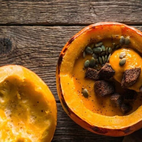 Vellutata di zucca nella sua scorza
