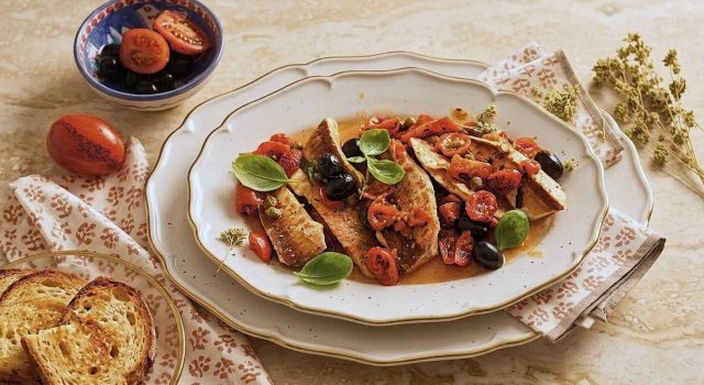 Gallinella in padella con pomodorini e olive